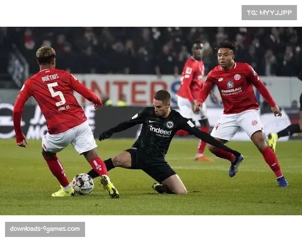 哈维-西蒙斯绝杀，莱比锡RB客场3-2险胜美因茨